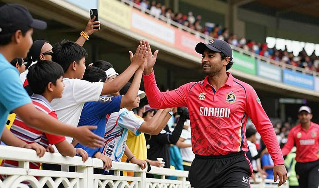 ৫৩/৩ থেকে ১২৪/৩: মুশফিক-শান্ত জুটির নীরব স্থাপত্য, চায়ের বিরতিতে ২৩০ রানের লিড